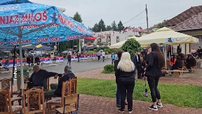 Srbi i danas protestuju